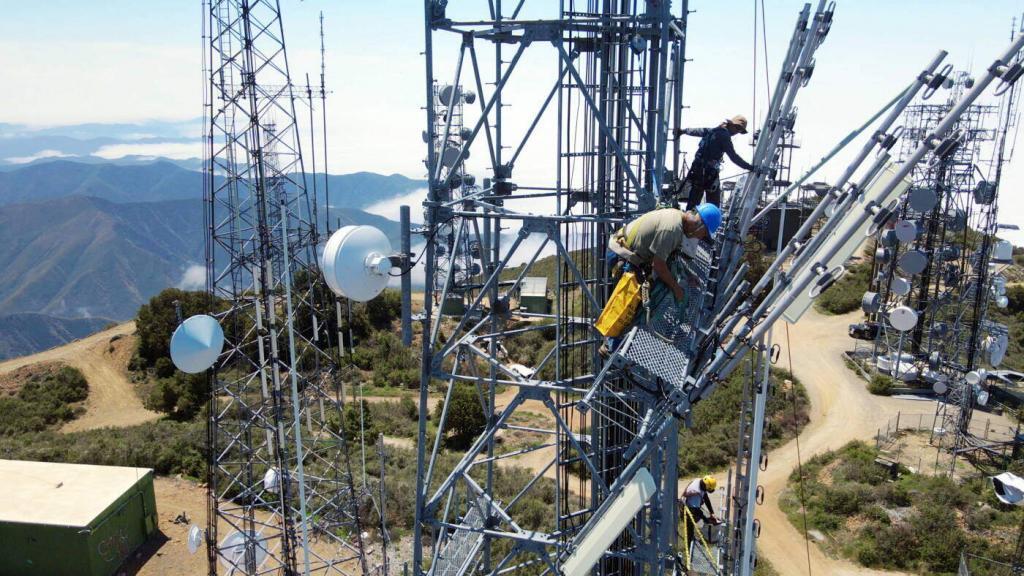 Repairs to Santiago Peak radio site Drone Photography